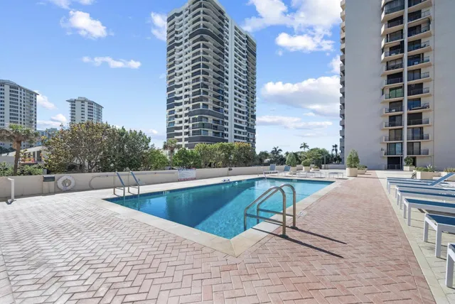 Singer Island Unit 1-1603 photo 12