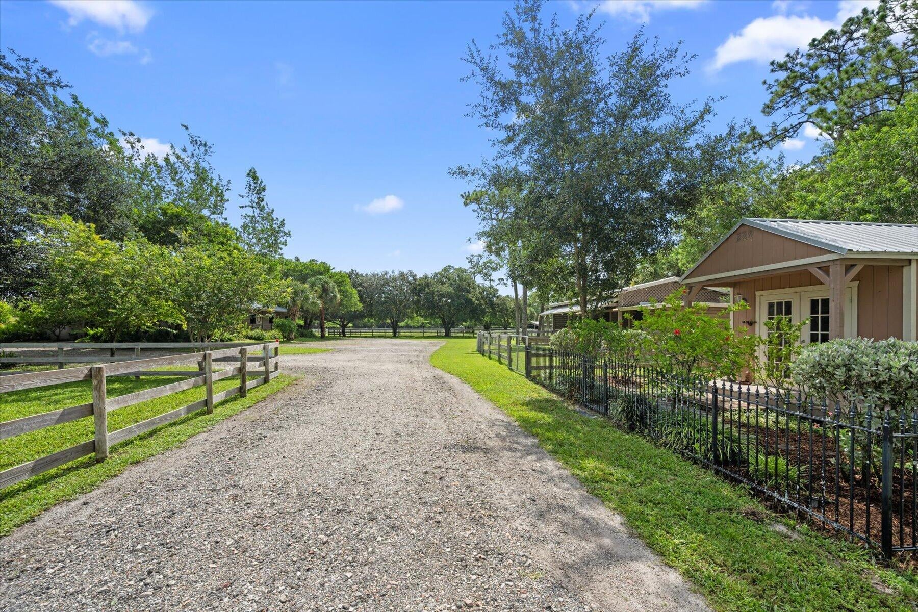 Residence photo 5