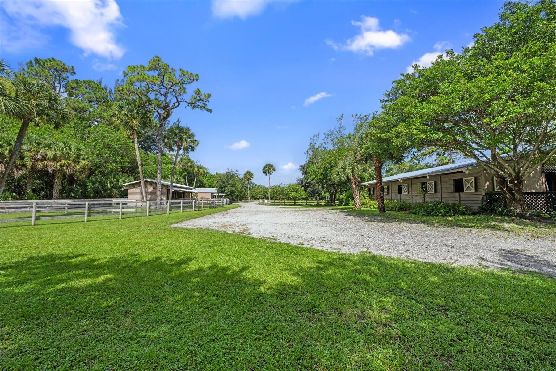 Residence photo 6