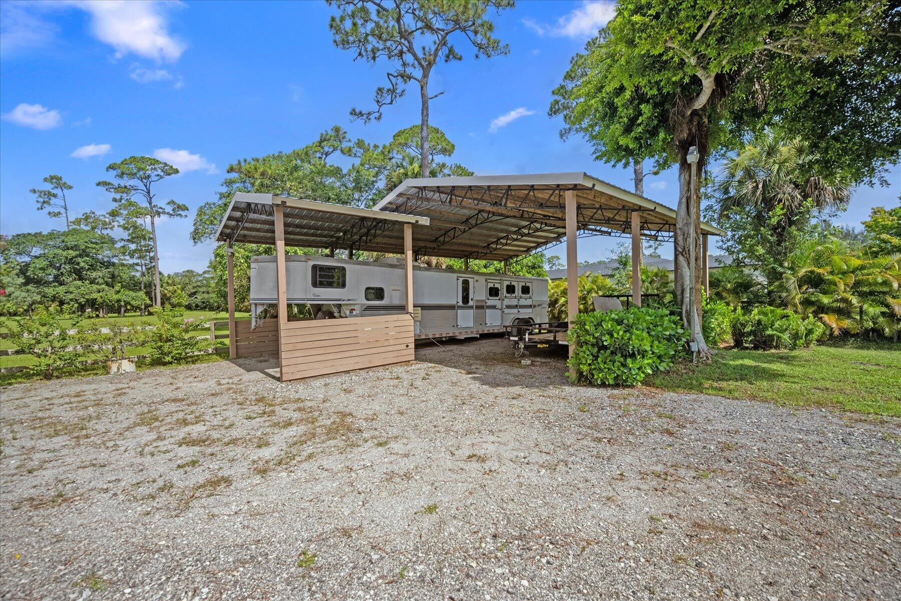 Residence photo 14