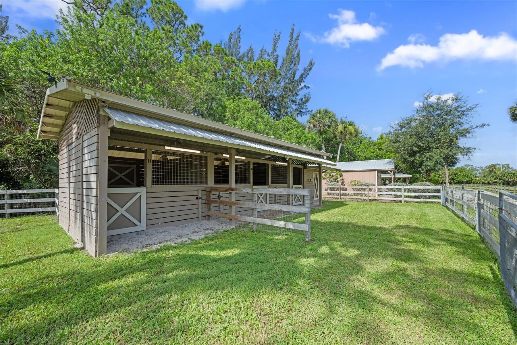 Residence photo 15