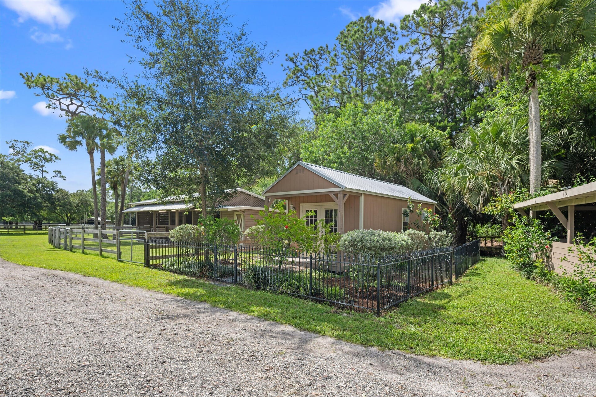Residence photo 16