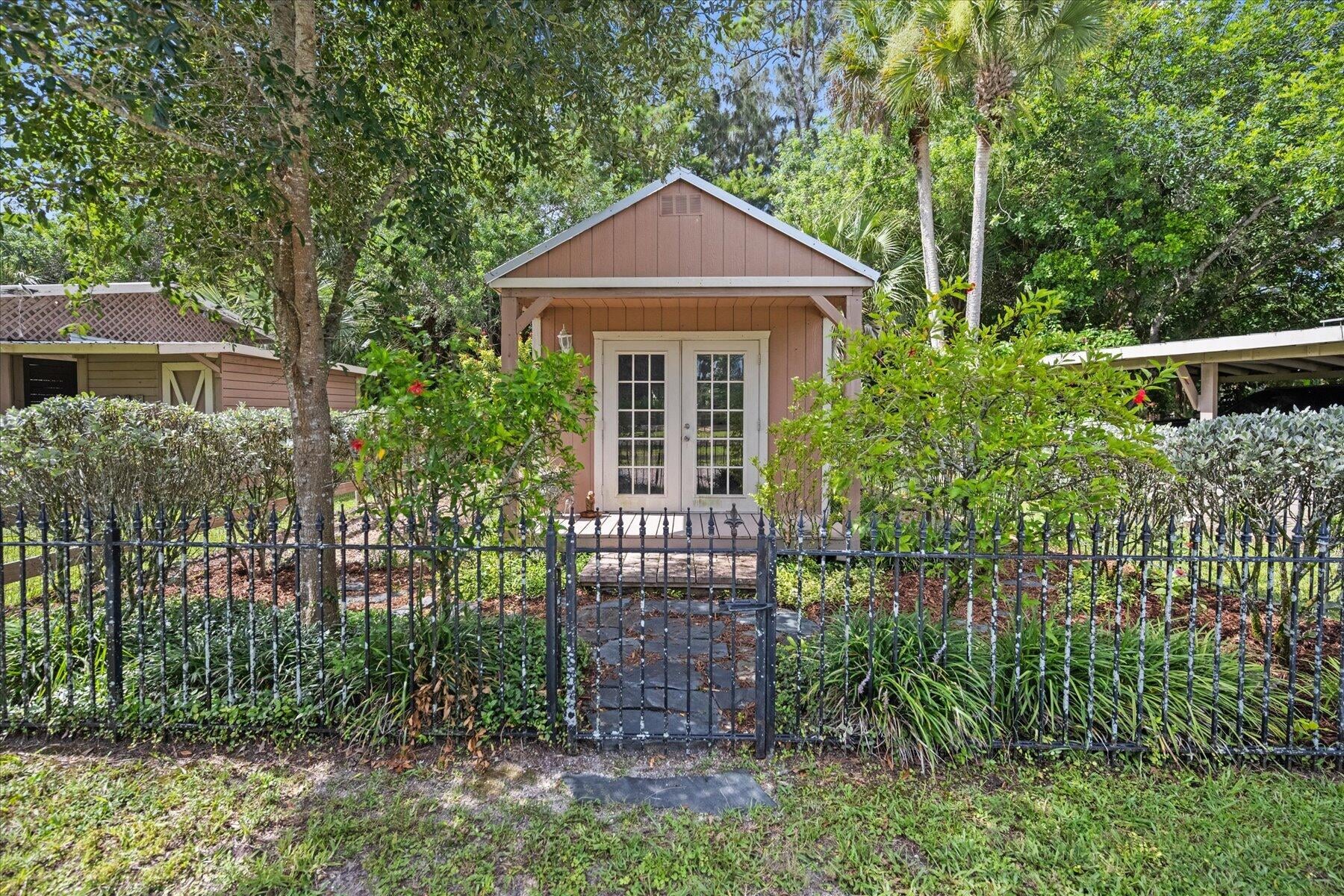 Residence photo 17