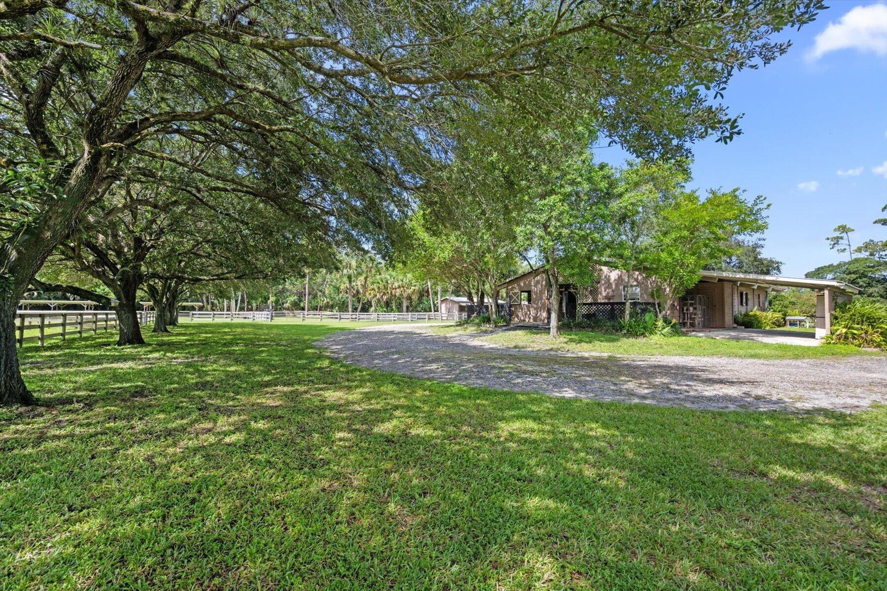 Residence photo 20