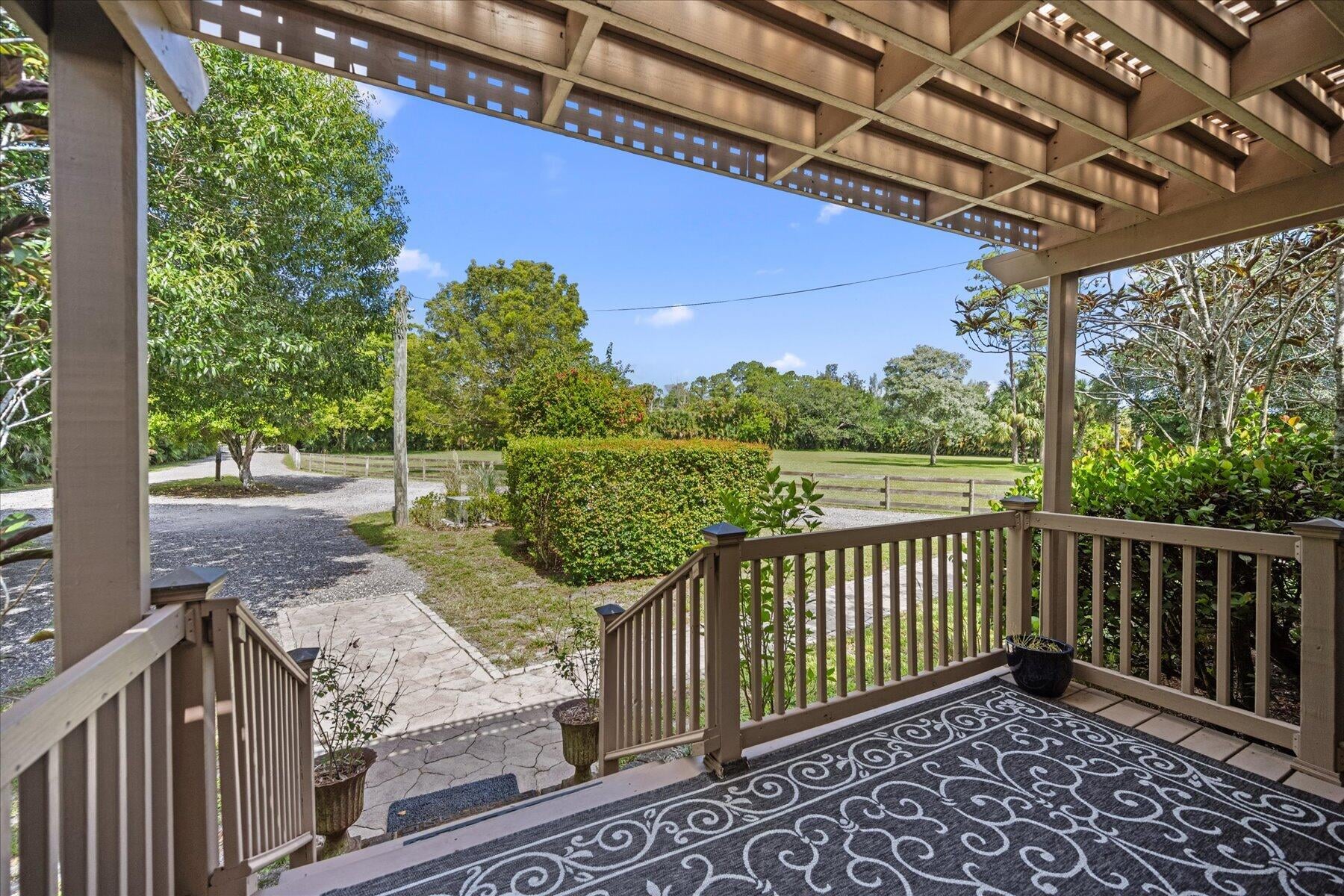 Residence photo 24