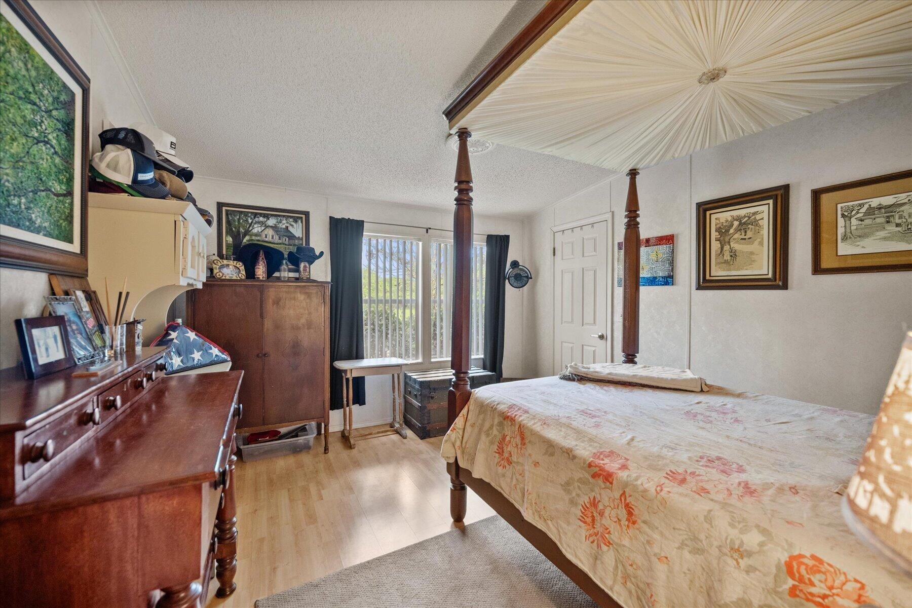 Residence photo 32