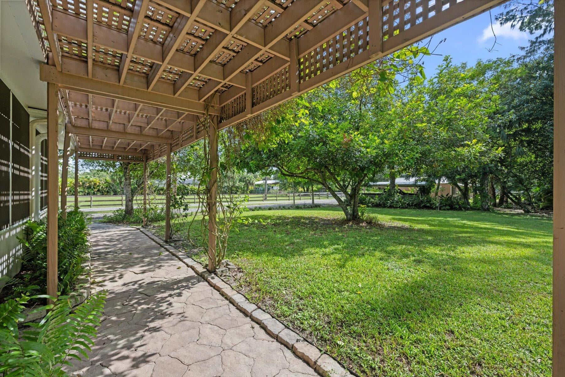 Residence photo 37