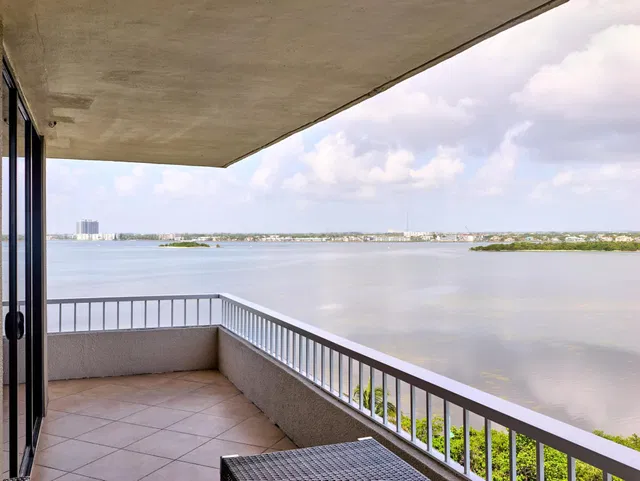 Water Glades Unit 9D photo 8