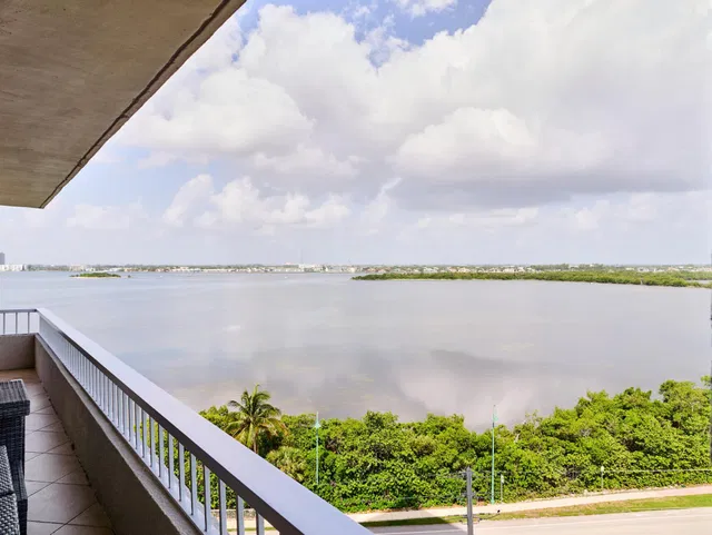 Water Glades Unit 9D photo 9