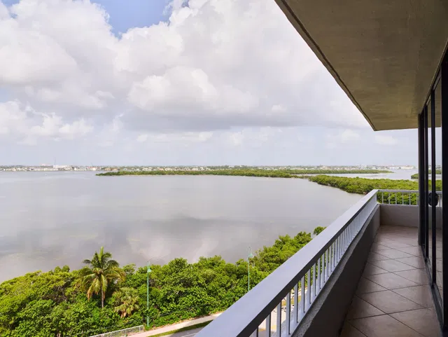 Water Glades Unit 9D photo 11