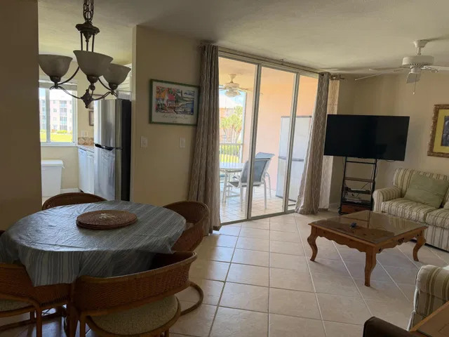 Unit f208 photo 10