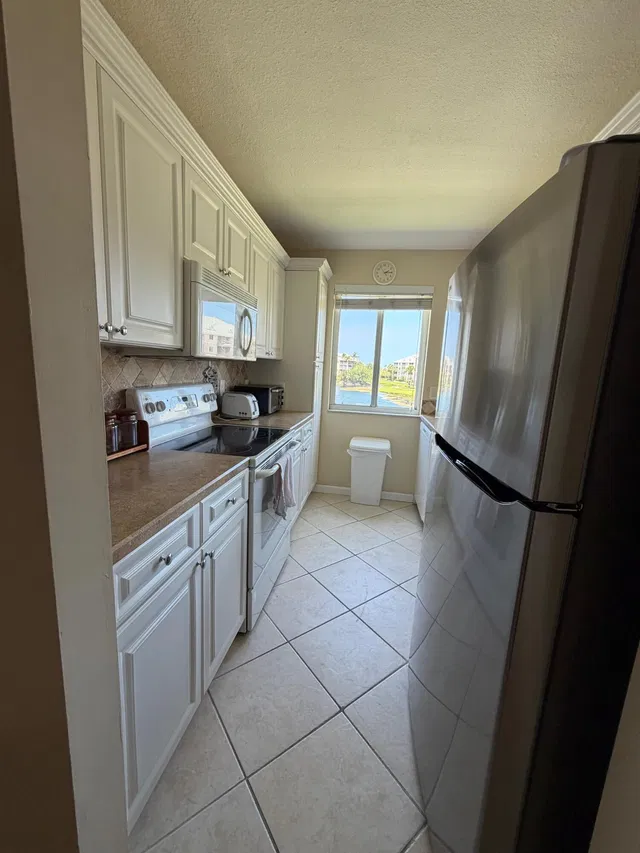 Unit f208 photo 12