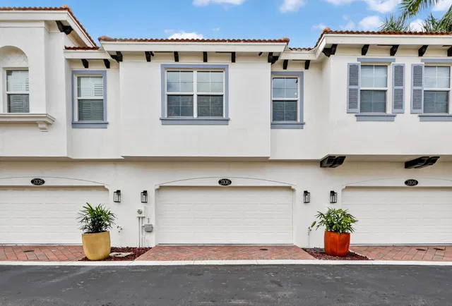 Residence photo 2