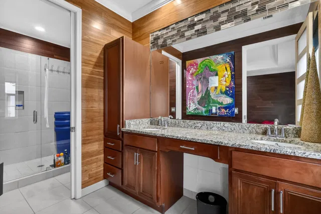 Residence photo 25