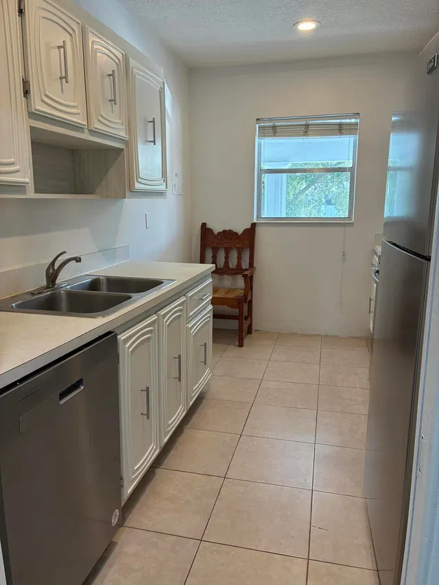  Unit 908 photo 11