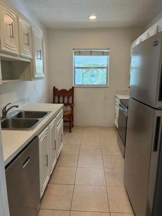  Unit 908 photo 14