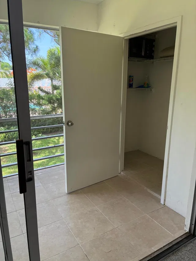  Unit 908 photo 23