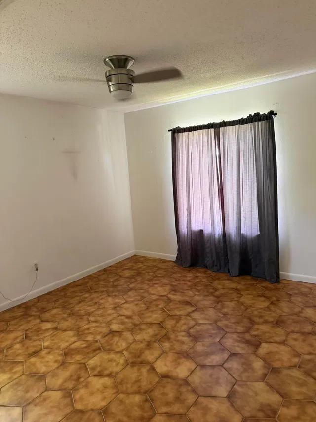 Residence photo 9