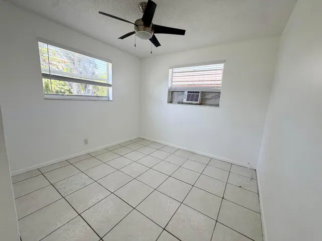 Unit Back Unit (149) photo 5
