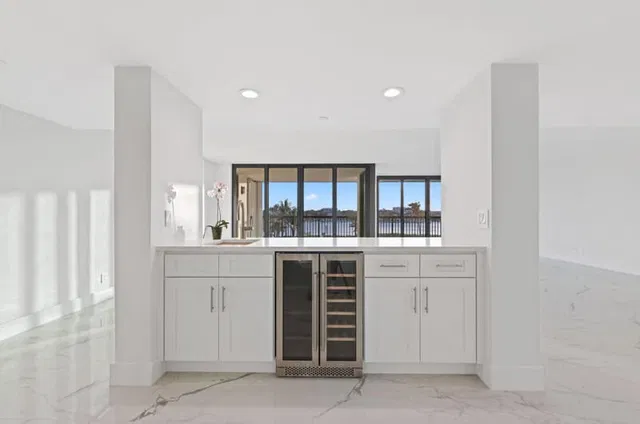 Unit D314 photo 14