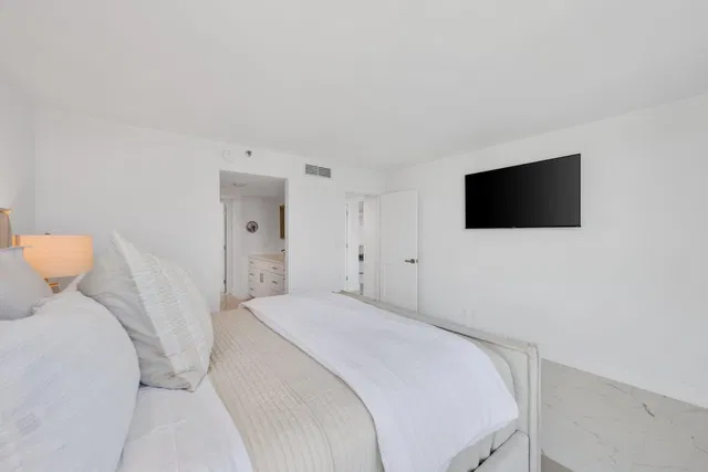 Unit D314 photo 25