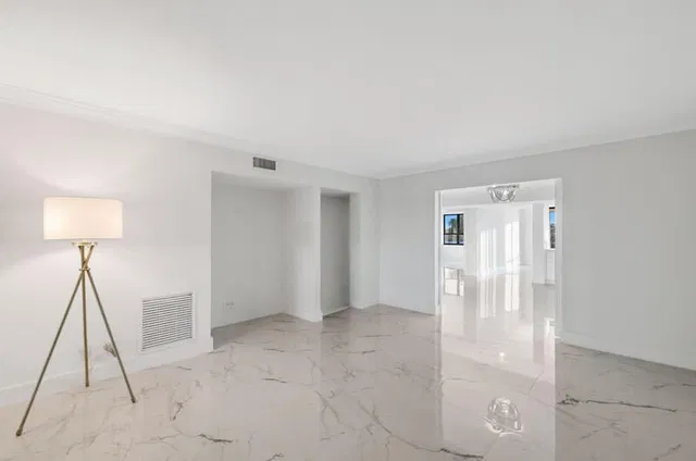 Unit D314 photo 28