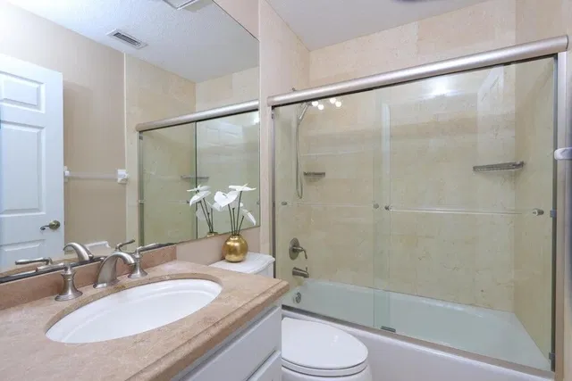 Residence photo 15