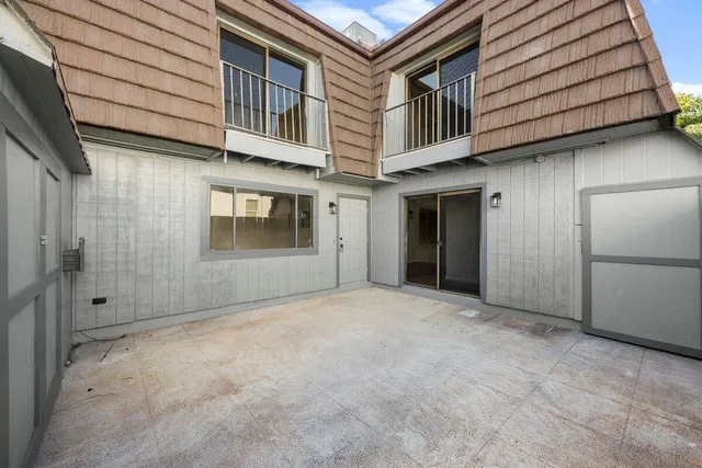 Residence photo 2