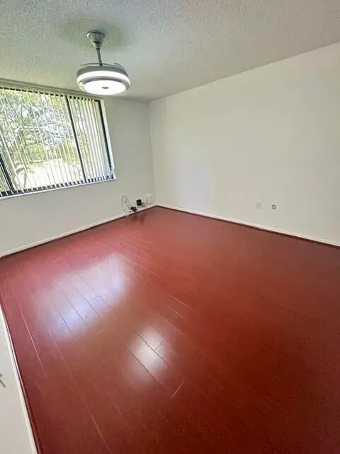 Unit 205 photo 18
