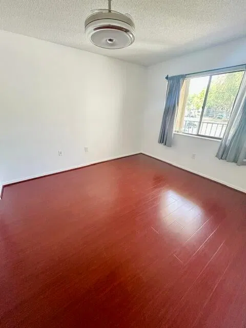 Unit 205 photo 25