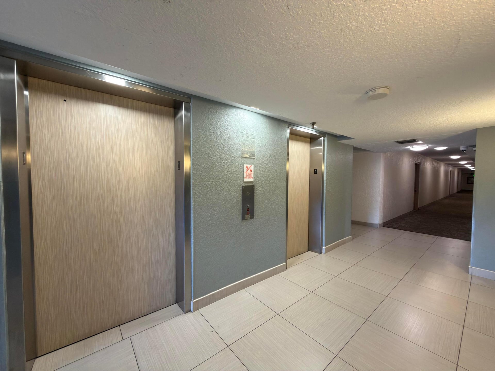 Unit 208 photo 5
