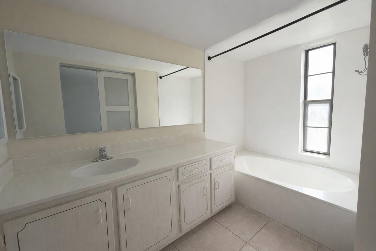 Unit 208 photo 23