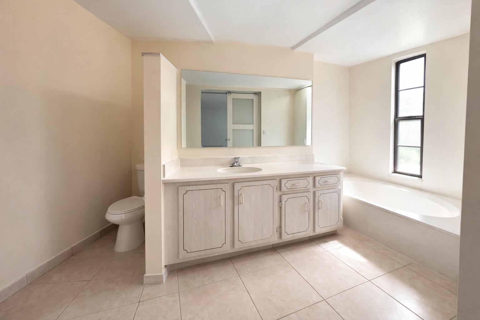 Unit 208 photo 24