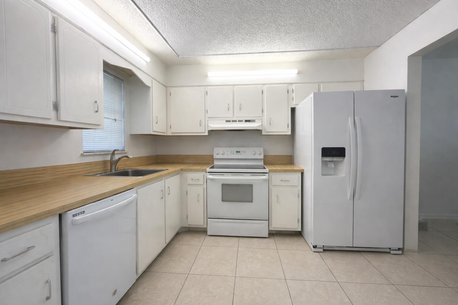 Unit 208 photo 25