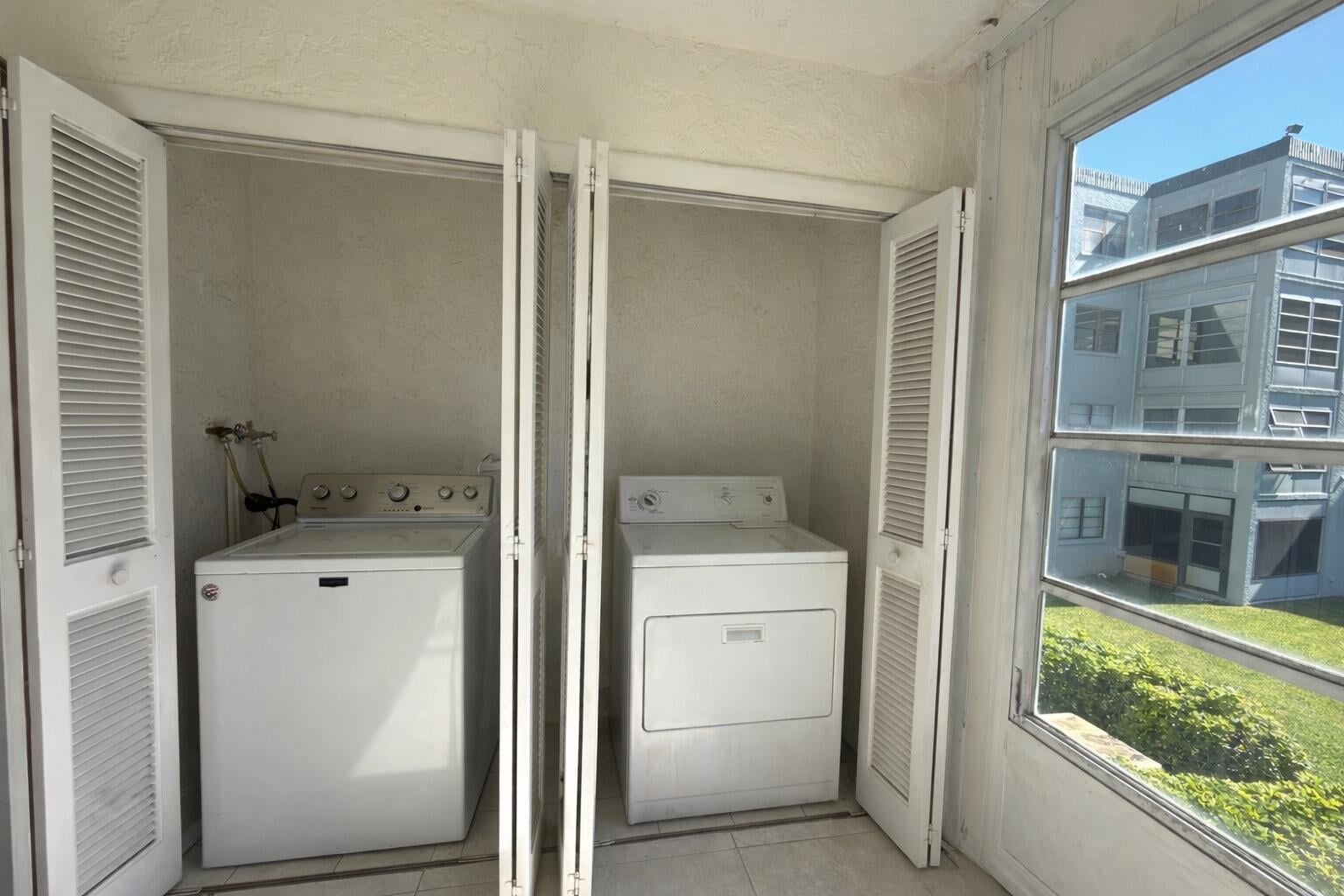 Unit 208 photo 26