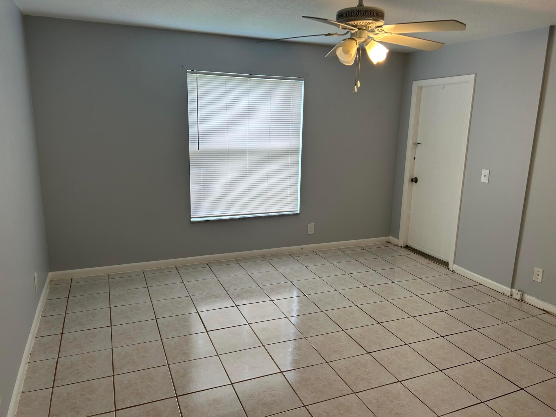 Unit 102 photo 5