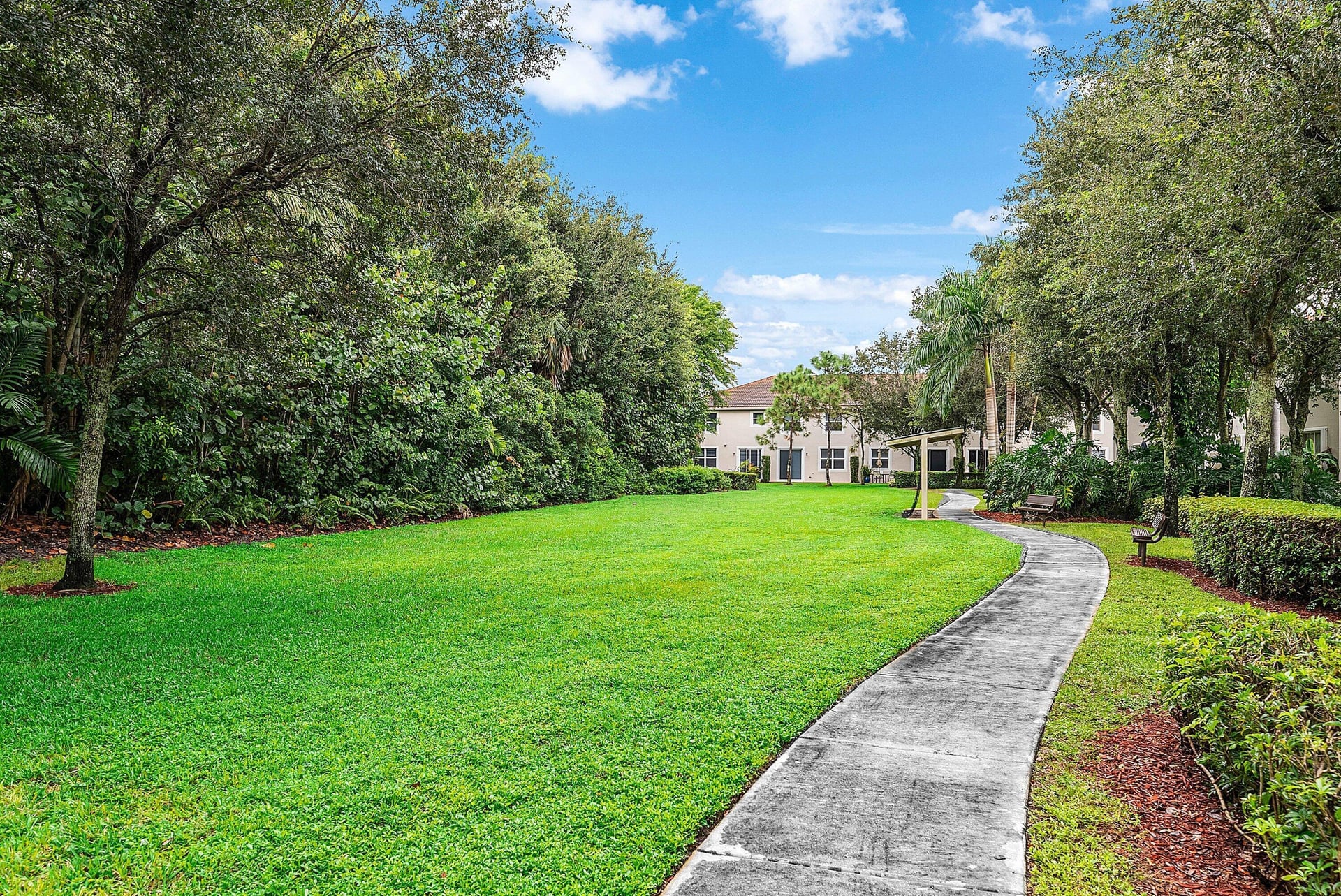 Residence photo 11