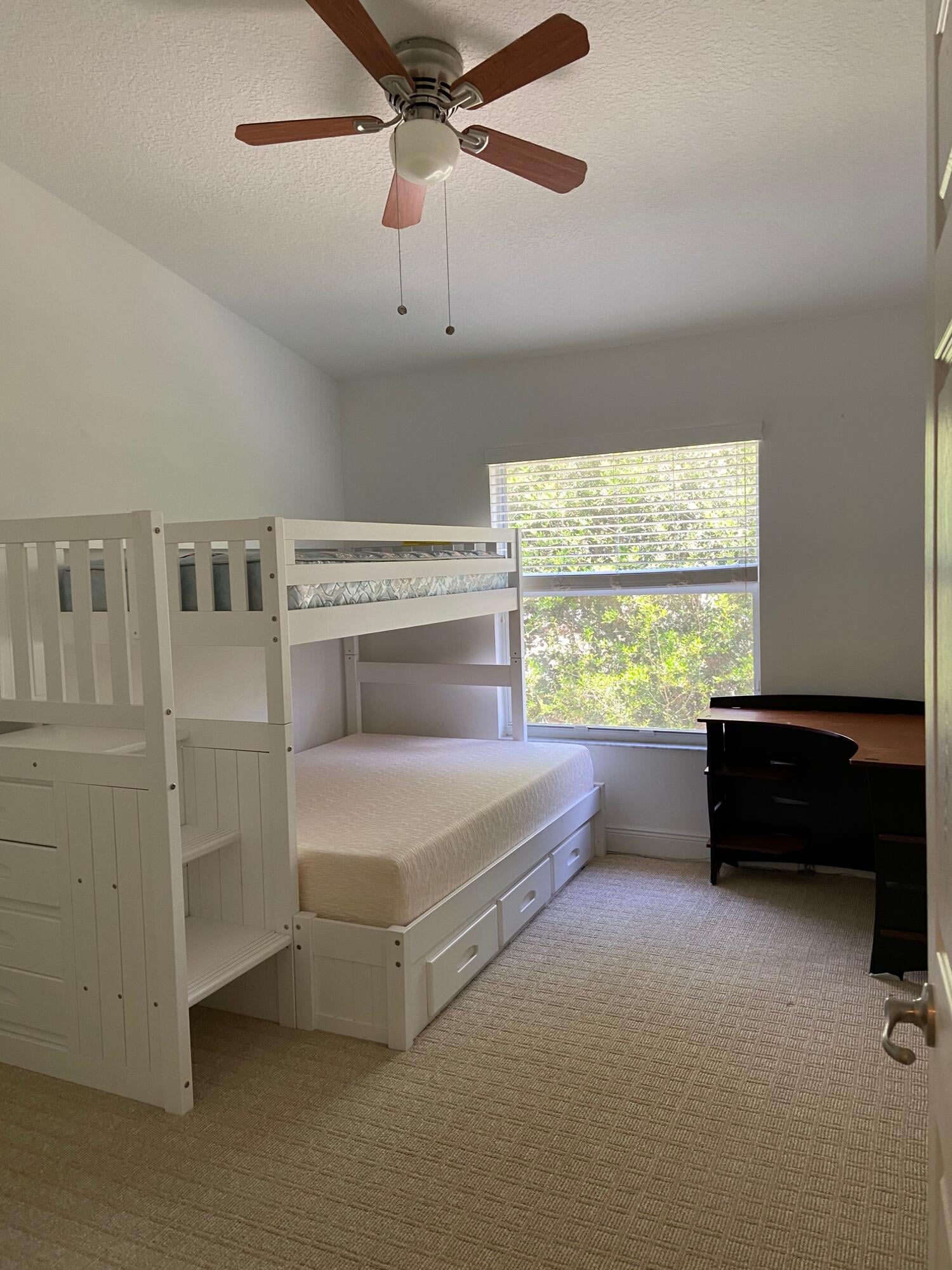 Residence photo 12