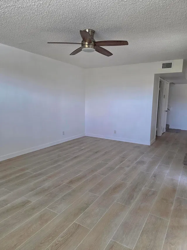  Residence photo 5