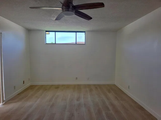  Residence photo 6