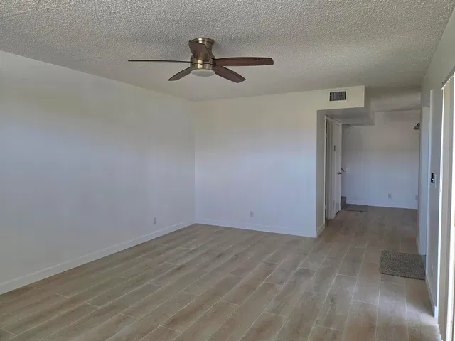  Residence photo 7