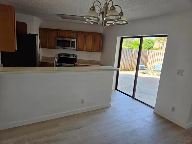  Residence photo 9