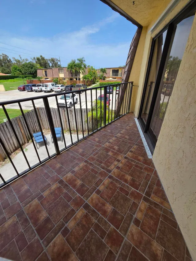  Residence photo 22