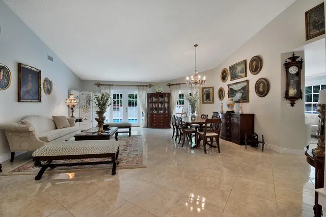 Residence photo 9