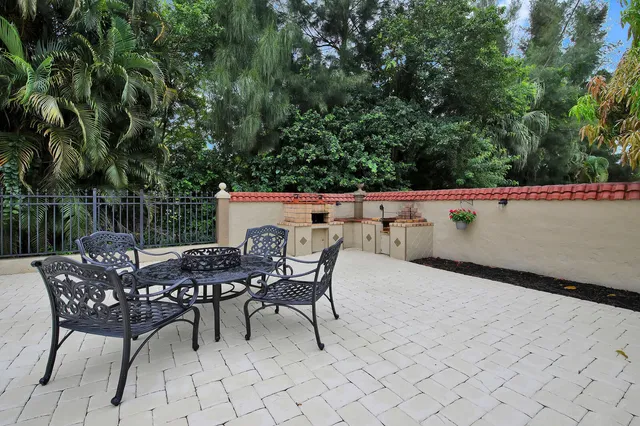 Residence photo 18