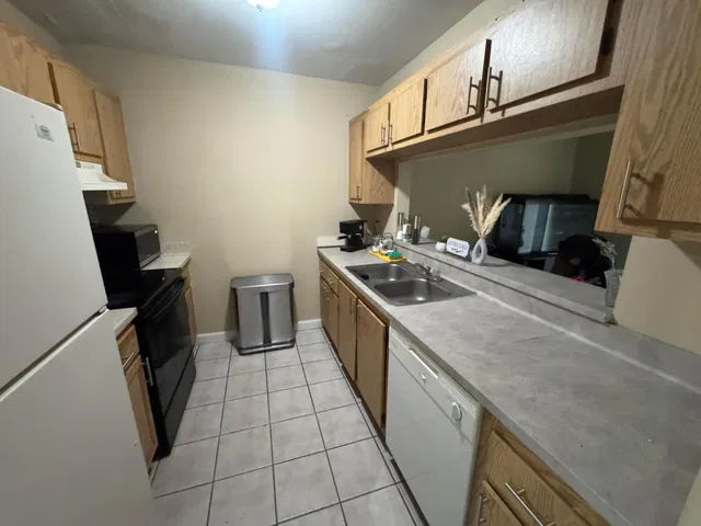 Unit C photo 4