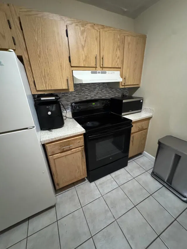 Unit C photo 5