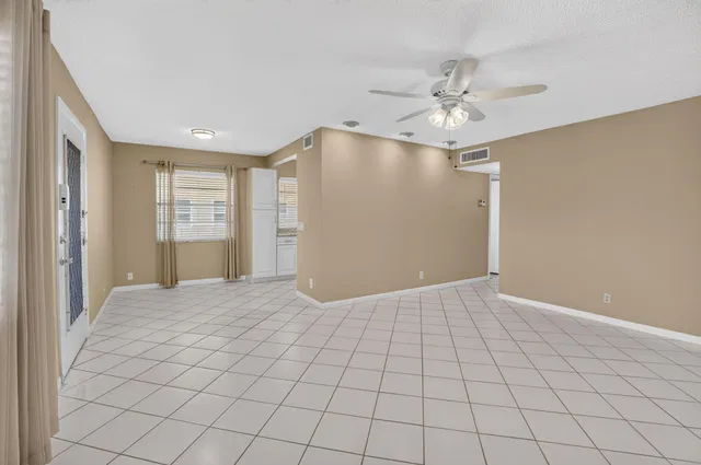 Residence photo 6