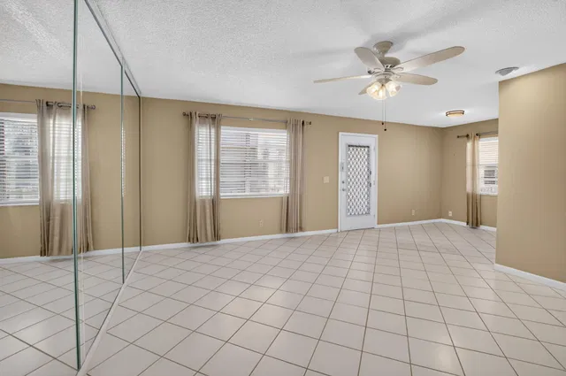Residence photo 9