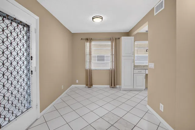 Residence photo 10